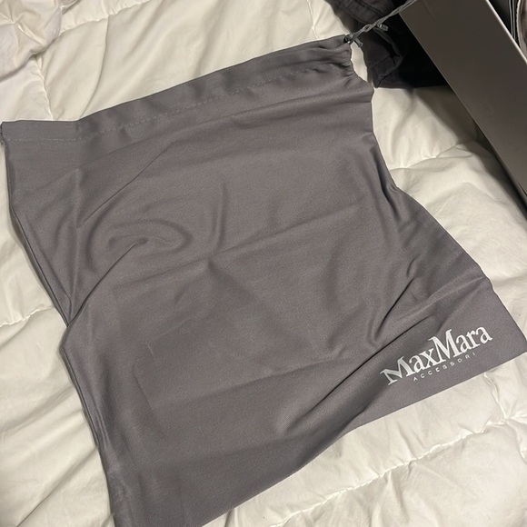 NEW MAX  MARA MM 30 Neutro Gray Floral Sneakers - Picture 7 of 8